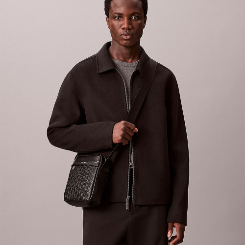 Calvin Klein Τσαντάκι ώμου Embossed Allover Monogram Reporter Bag